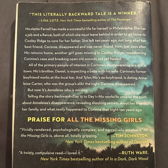 Assorted Books - Picture 3 of 7